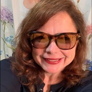 Meet your Posher, Julie